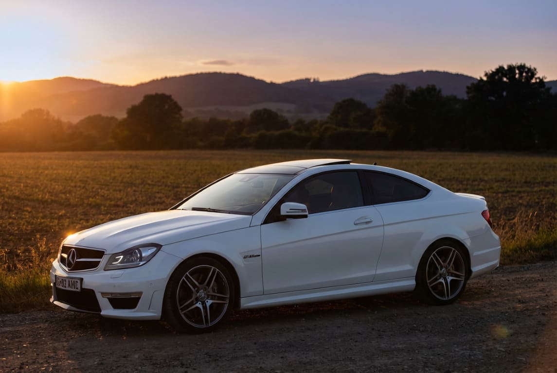 Mercedes coupe Plakatelis