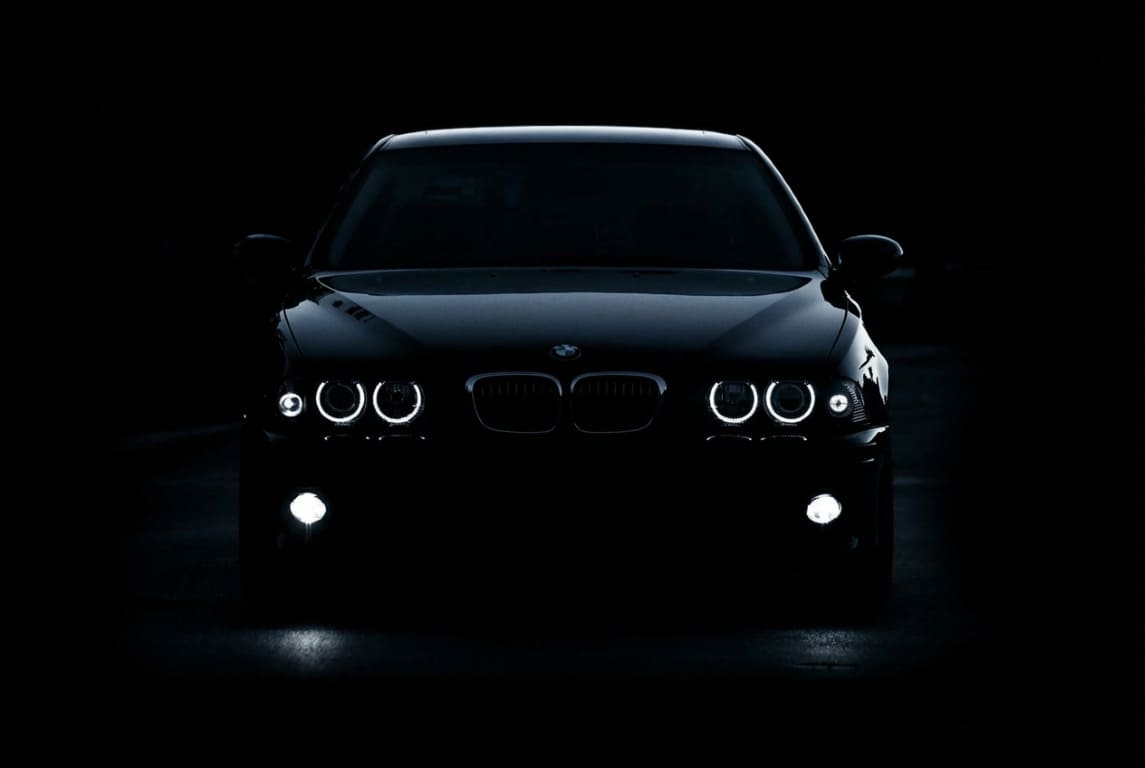 BMW tamsoje Plakatelis